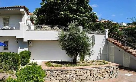 Ischia Sleeps 4 Air Con Apartament